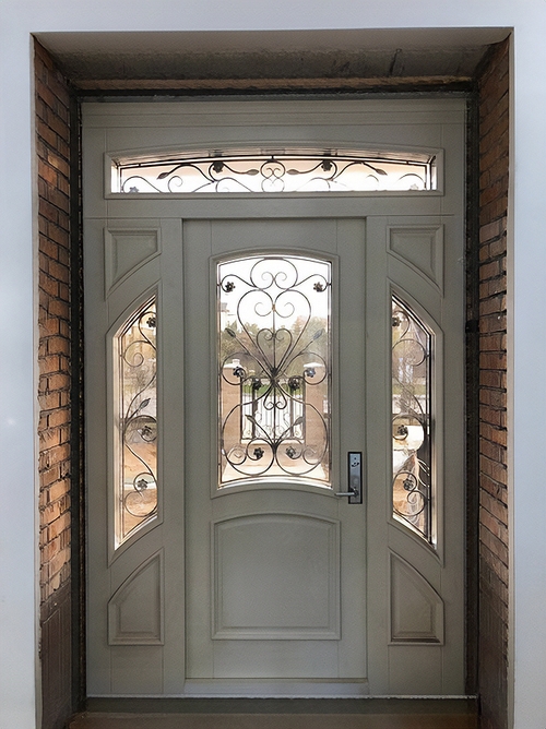 Парадная дверь с ковкой Парадная дверь с ковкой